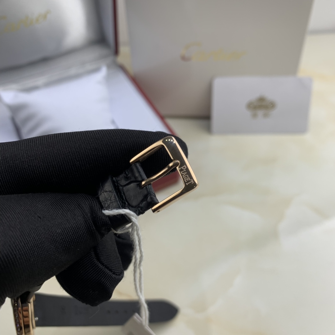 Piaget 皇家 伯爵三圈一圈镶钻女表，非常特别的设计