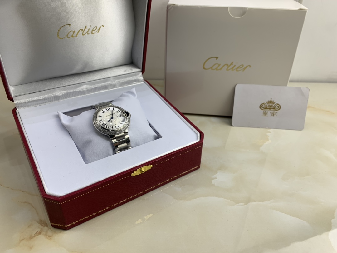 Cartier 皇家 卡地亚蓝气球系列女款33尺寸镶钻腕表
