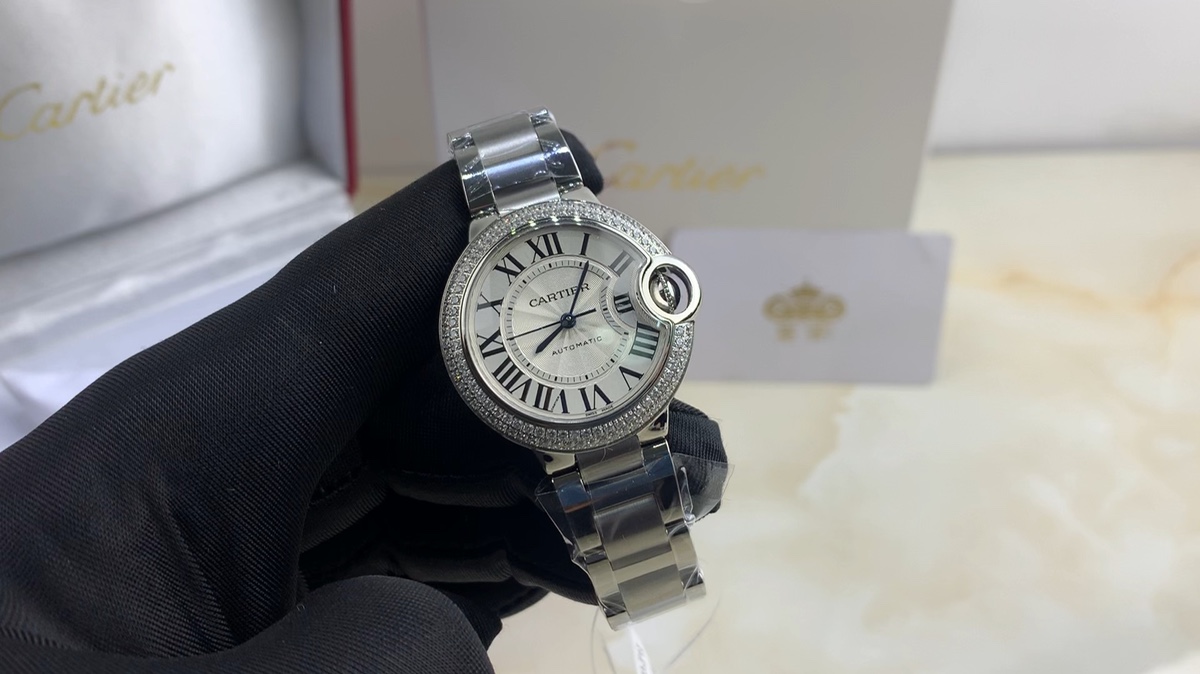 Cartier 皇家 卡地亚蓝气球系列女款33尺寸镶钻腕表视频欣赏