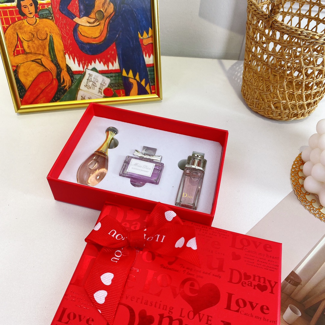 Dior Perfume Miniature Trio Set - J'adore, Addict, Miss Dior - Travel Size 5 i1576406619 4590 4