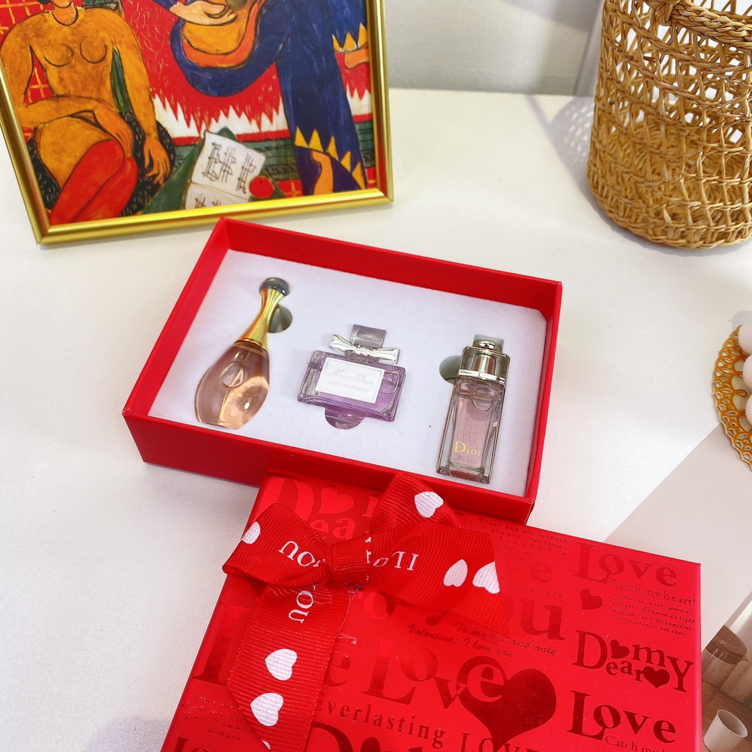Dior Perfume Miniature Trio Set - J'adore, Addict, Miss Dior - Travel Size 6 i1576406619 9956 5