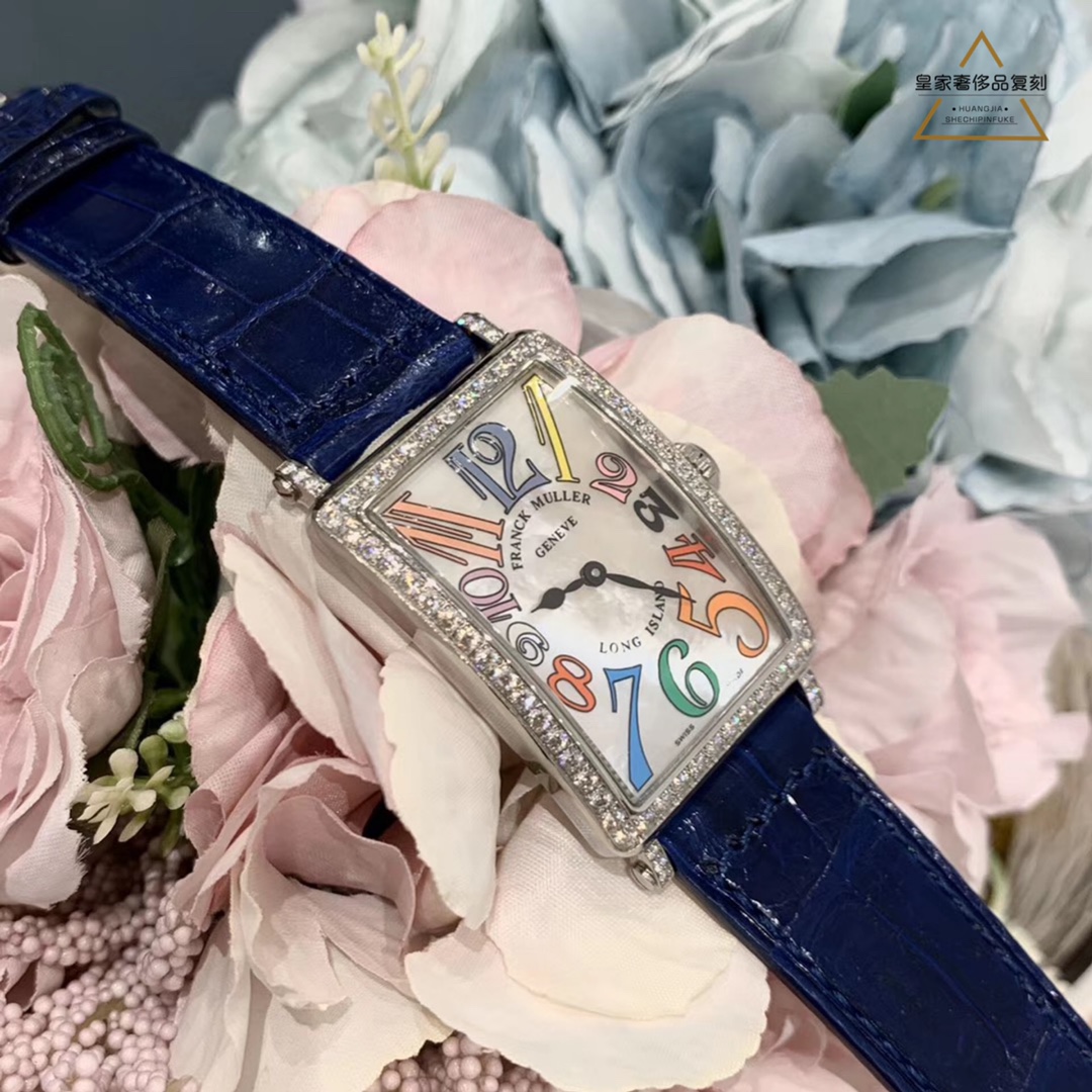 Lacoste 机芯：瑞士原装进口石英机芯 表带：标配美洲鳄鱼皮 尺寸：36 6×26mm 倾心打造高等级水钻镶嵌腕表