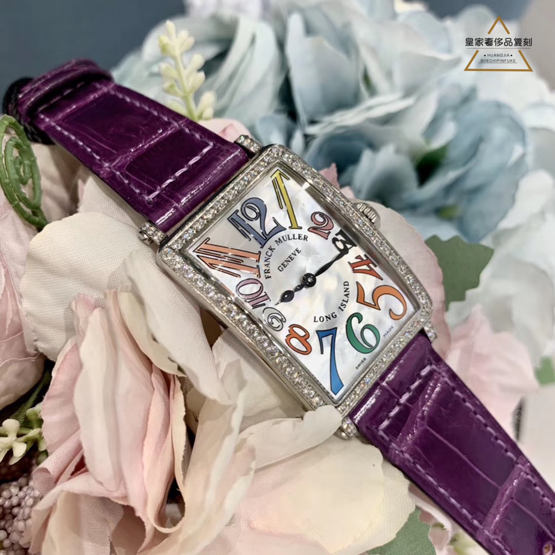 Lacoste 机芯：瑞士原装进口石英机芯 表带：标配美洲鳄鱼皮 尺寸：36 6×26mm 倾心打造高等级水钻镶嵌腕表