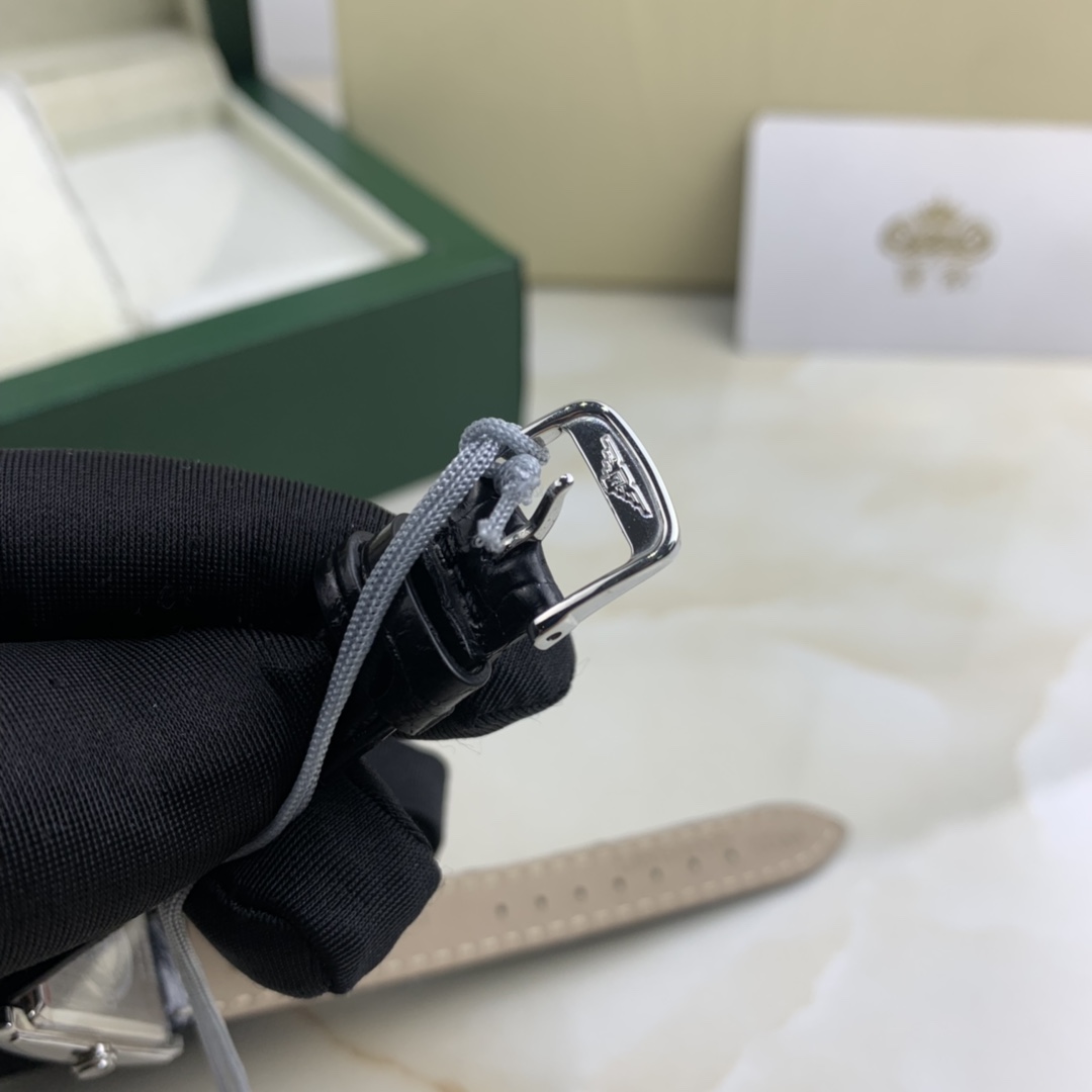 Longines 皇家 浪琴小黑表女款方形腕表