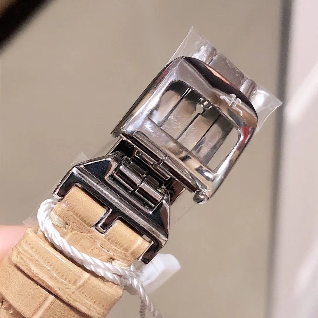 Cartier 积家约会女表，女人的三大梦想之一