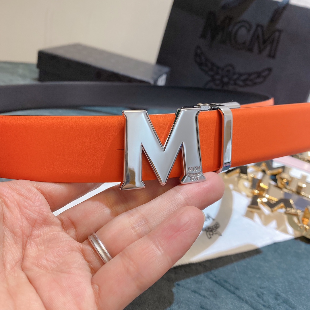 MCM2020款女士经典白色金色双面