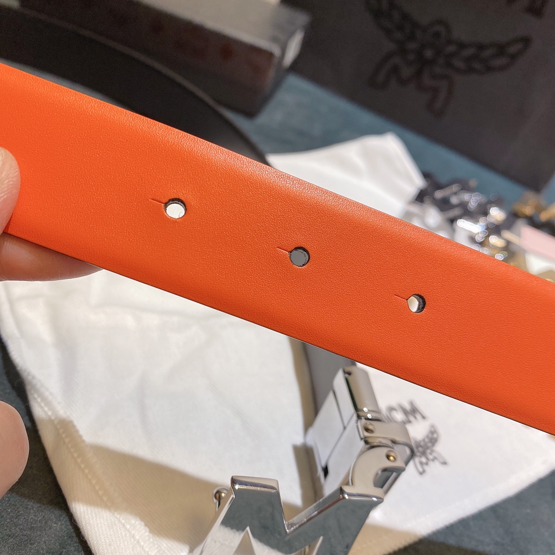 MCM2020款女士经典白色金色双面