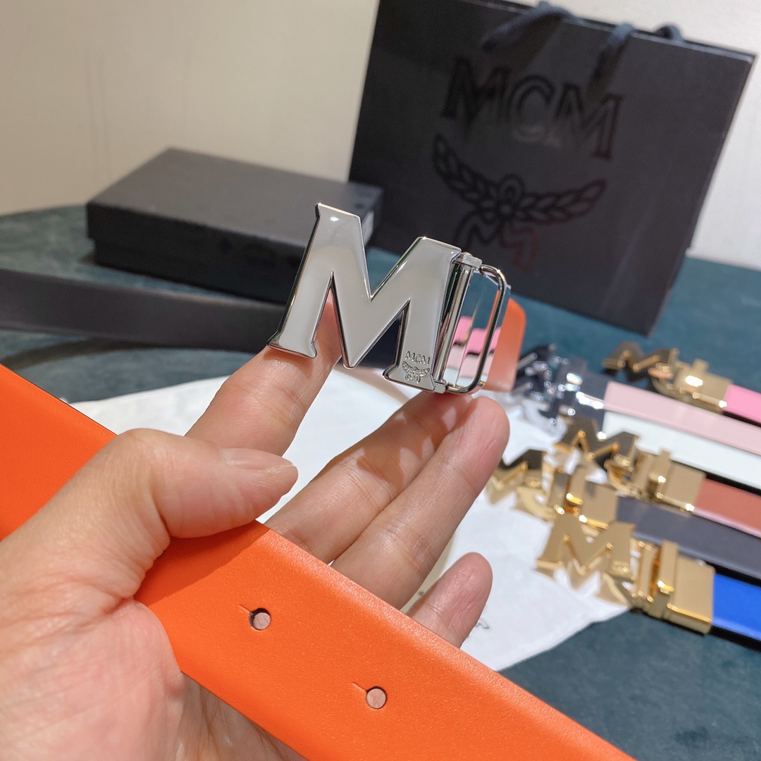 MCM2020款女士经典白色金色双面