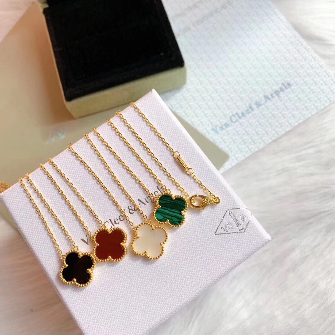 Van Cleef & Arpels 代购级别 Vca 梵克雅宝 标准中号四叶草项链 黄金色 爆 永远都不够卖的款 精选德国进口s925纯银材质电镀厚金 我家版型超赞 必入款 分玫瑰金色和黄金色
