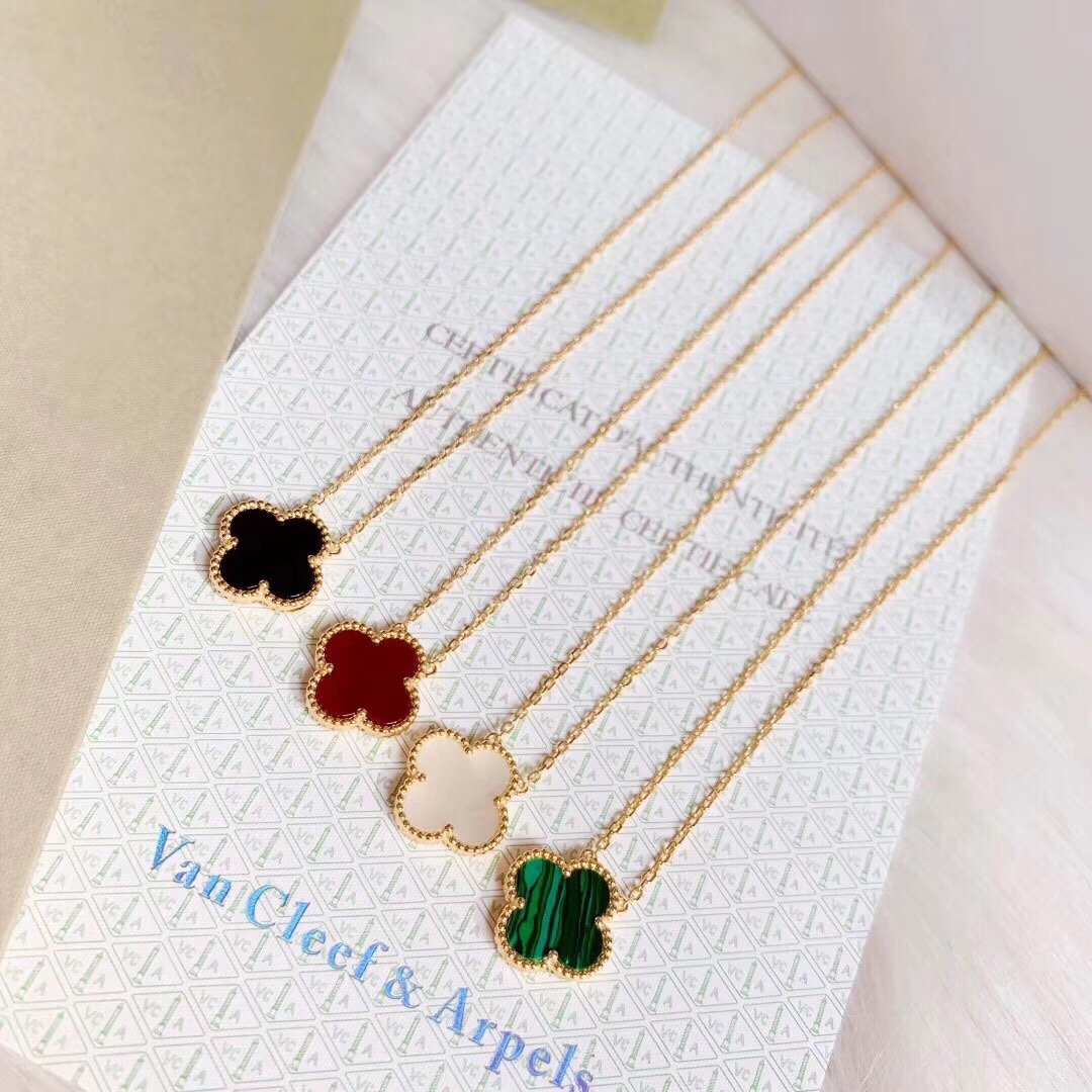 Van Cleef & Arpels 代购级别 Vca 梵克雅宝 标准中号四叶草项链 黄金色 爆 永远都不够卖的款 精选德国进口s925纯银材质电镀厚金 我家版型超赞 必入款 分玫瑰金色和黄金色