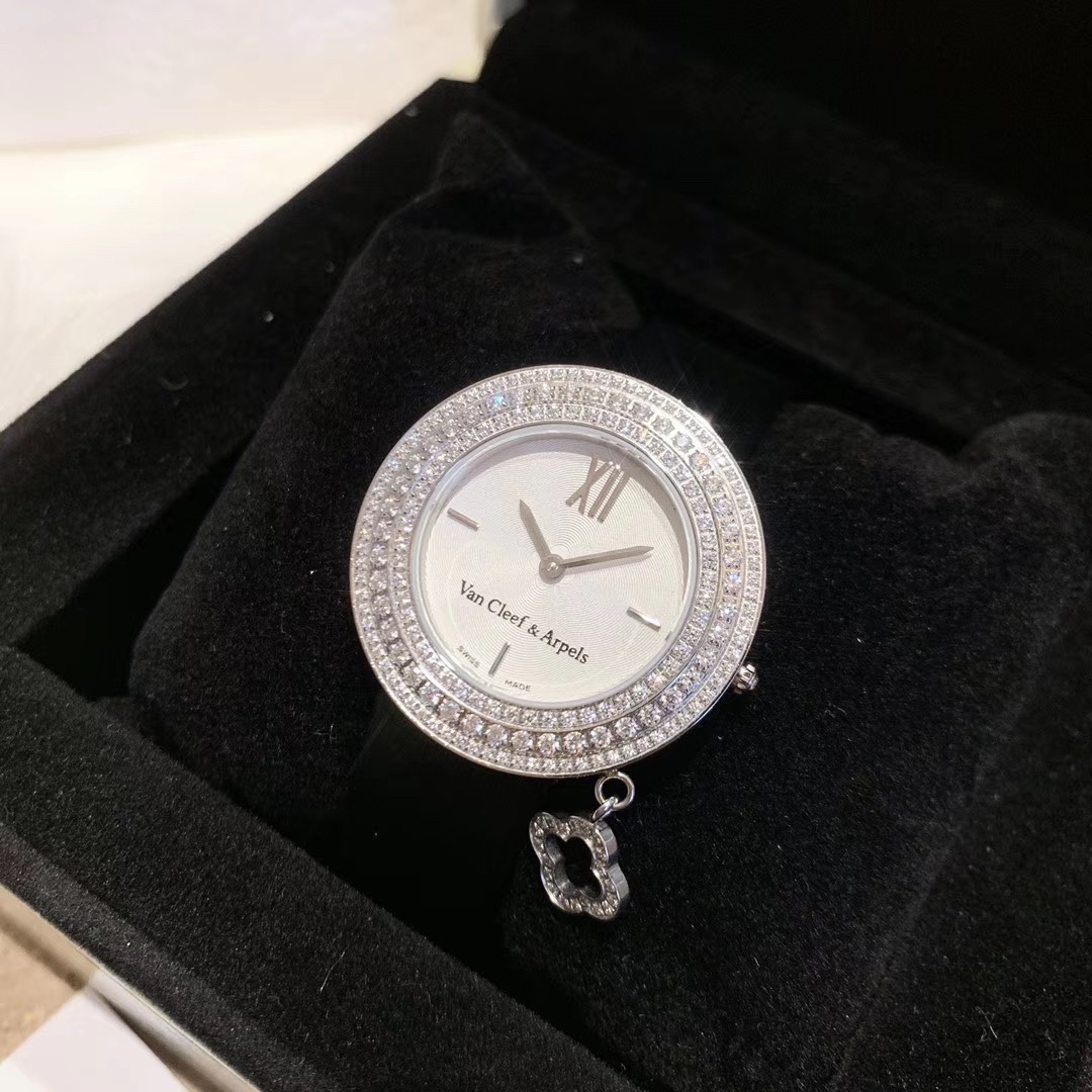 Van Cleef & Arpels 梵克雅宝Charms Gold系列