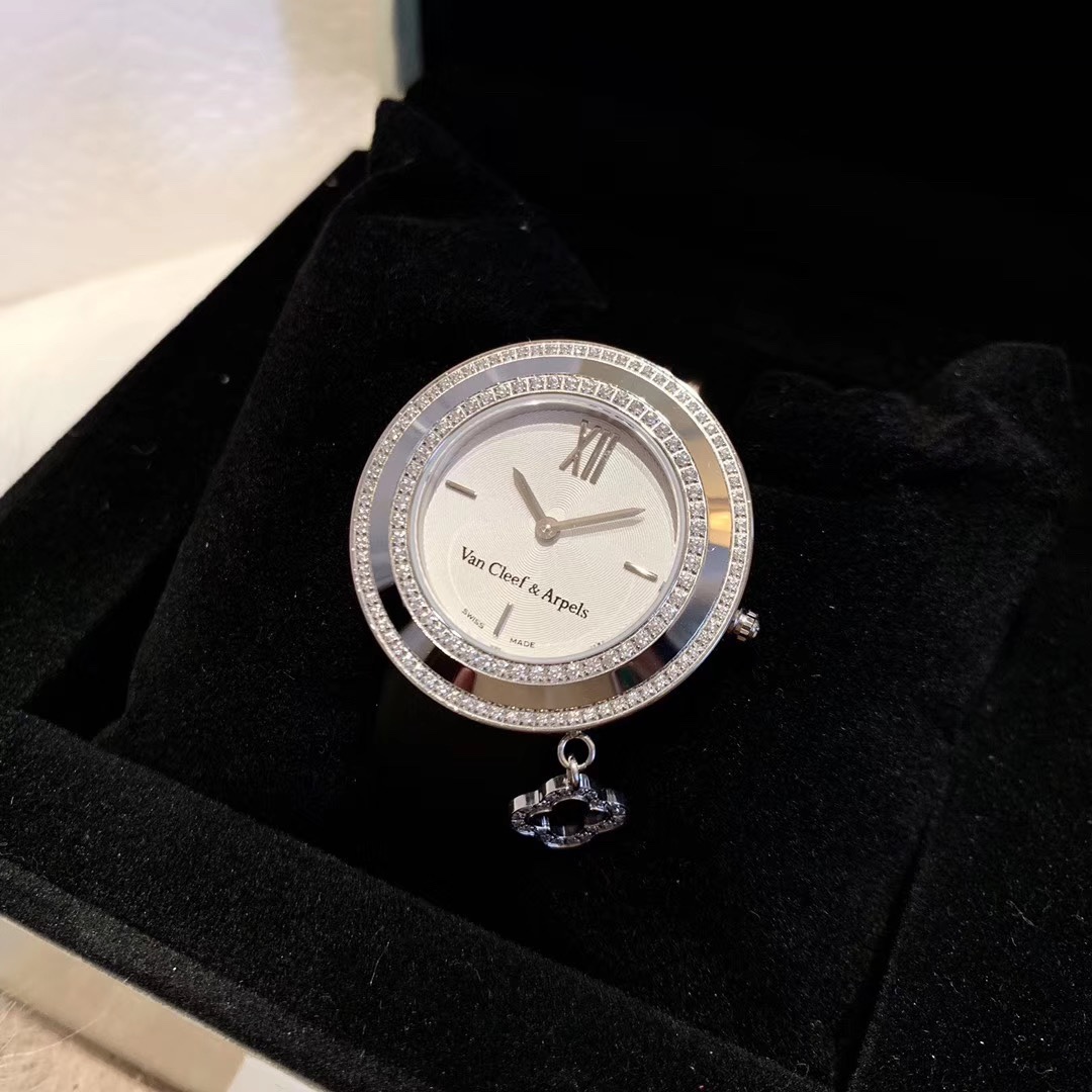 Van Cleef & Arpels 梵克雅宝Charms Gold系列