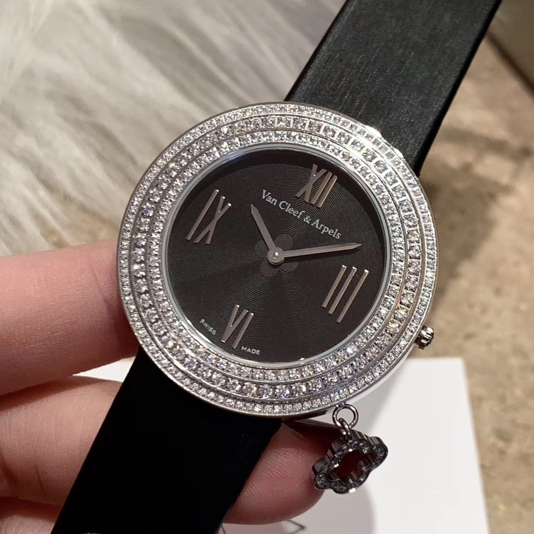 Van Cleef & Arpels 梵克雅宝Charms Gold系列