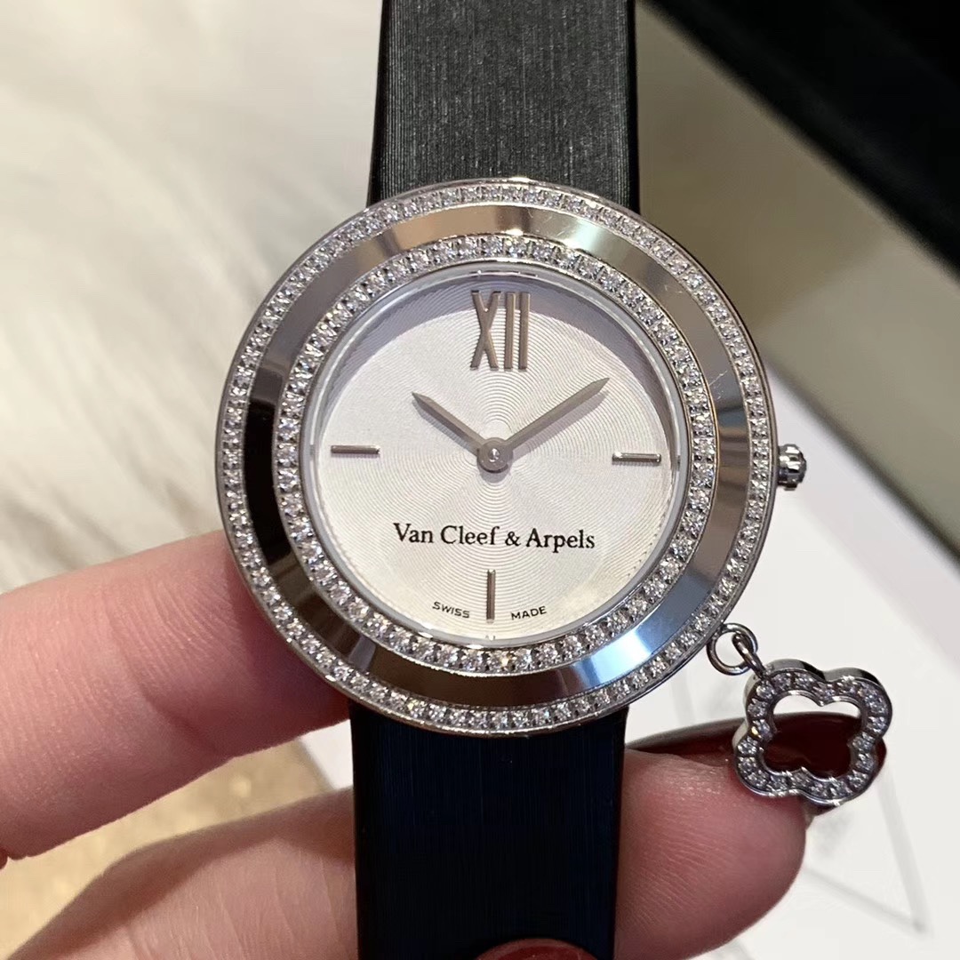 Van Cleef & Arpels 梵克雅宝Charms Gold系列