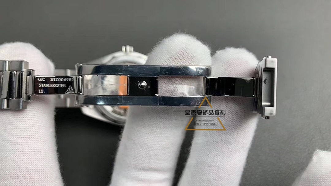 Omega 欧米茄海马女款150腕表，用钻石代替时间的腕表，都不差
