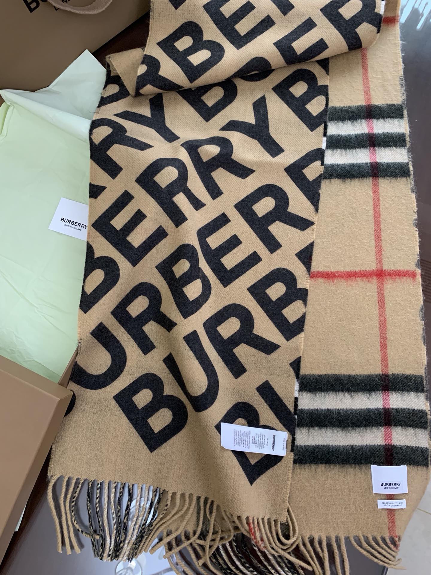 Burberry巴宝莉双面字母Logo格子羊绒围巾