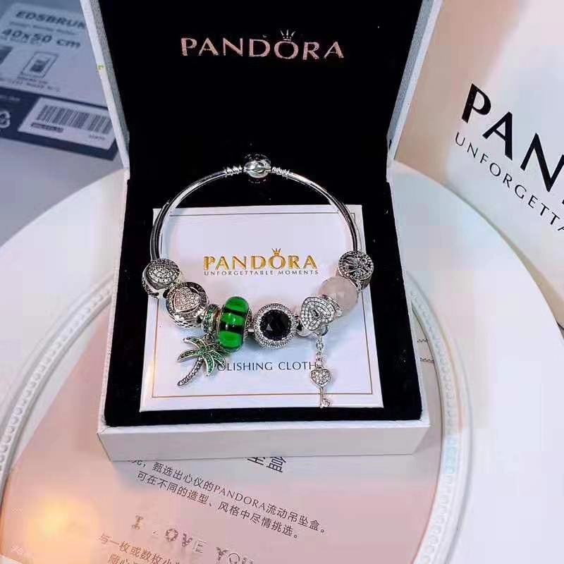 NO:103619,The first choice for Christmas and New Year gifts Pandora Bracelet Pandora is recommended for the palace-level imperial use of a foreign trade company!  This is really not an ordinary person. In terms of quality, you can see a roughly exclusive replica of high-end quality. Beat all versions of the market and make the highest-end jewelry craftsmanship. Pandora Sterling Silver Bracelet Size 16 17 18 19 20 21 cm., Pandora finished bracelet, bracelet, pure silver19860909圣诞新年送礼首选 潘多拉手链Pandora 殿堂级御用推荐一个外贸公司的订单！这个真的绝非等闲之辈.论品质看渣土就能看出个大概独家复刻高端品质 击败市场所有版本,做最高端首饰工艺,Pandora 纯银手链 尺寸16 17 18 19 20 21公分.,潘多拉成品手镯,bracelet,bracelet,pure silver,Jewelry