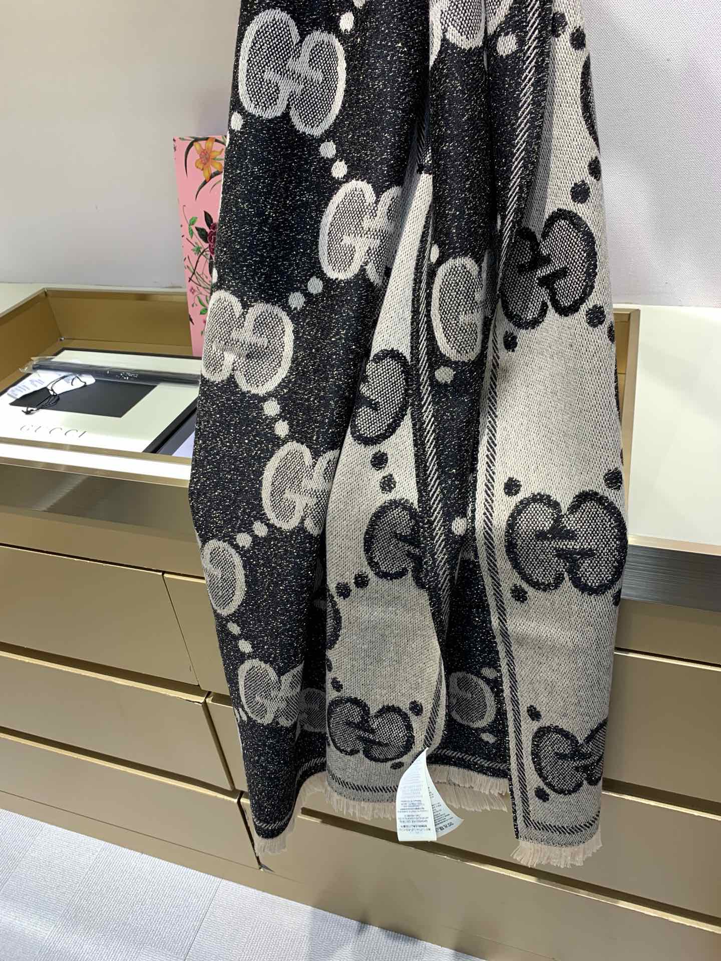 Gucci Wool Lurex Jacquard Scarf with GG Motif - 45 x 195cm 5 i1577091634 9612 3