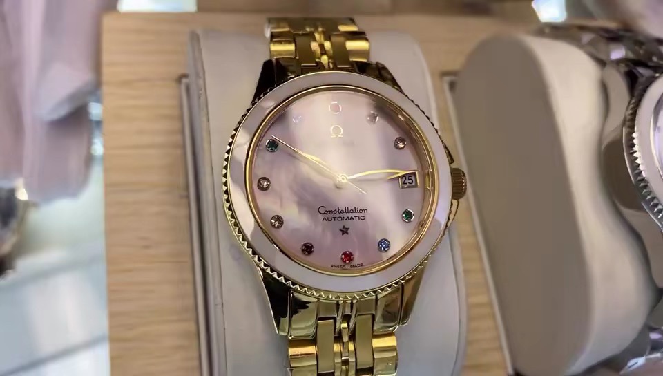 Omega 欧米茄女表钢带型陶瓷视频欣赏