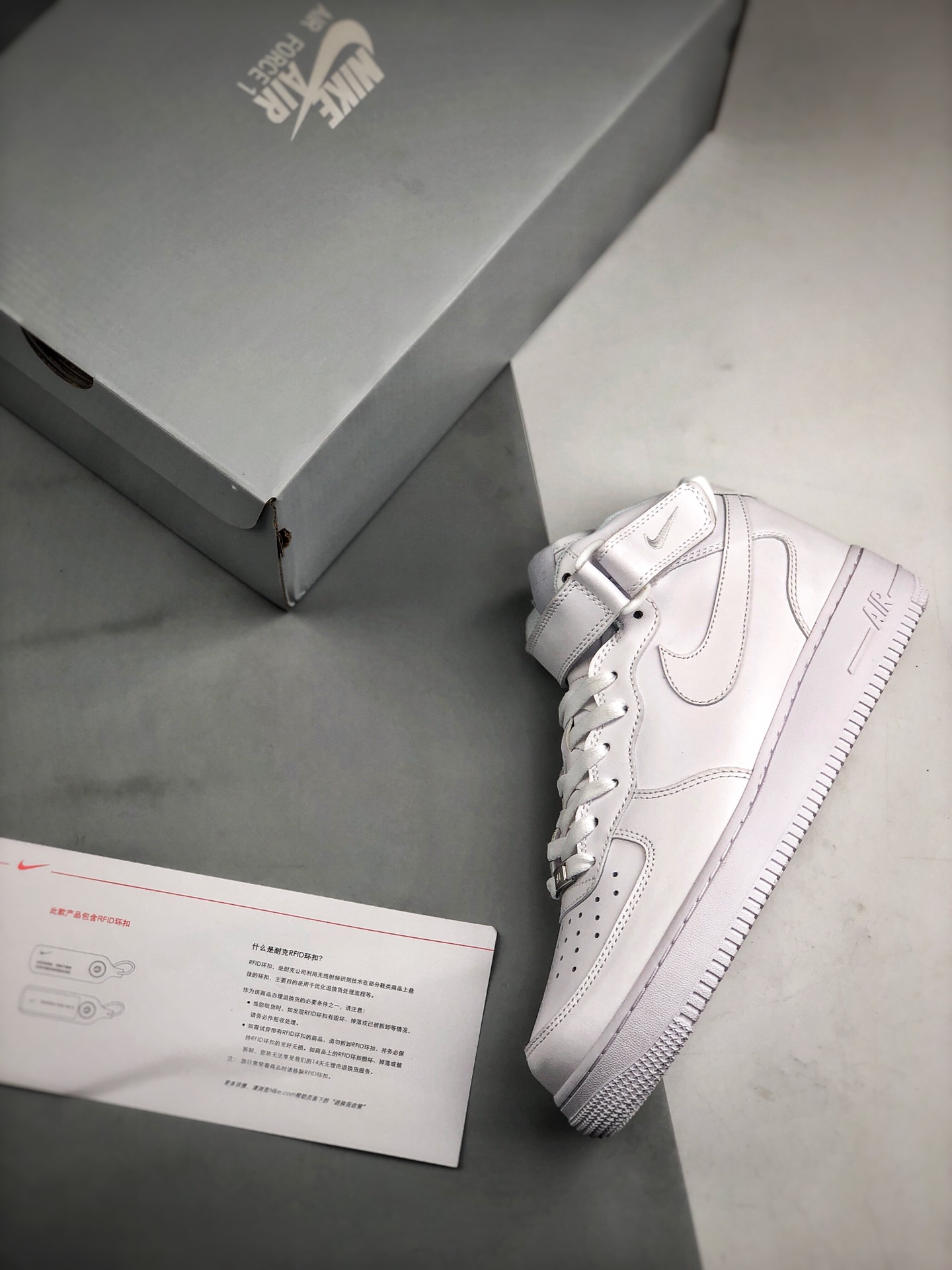 180 Air Force 1 MID 空军中邦纯白