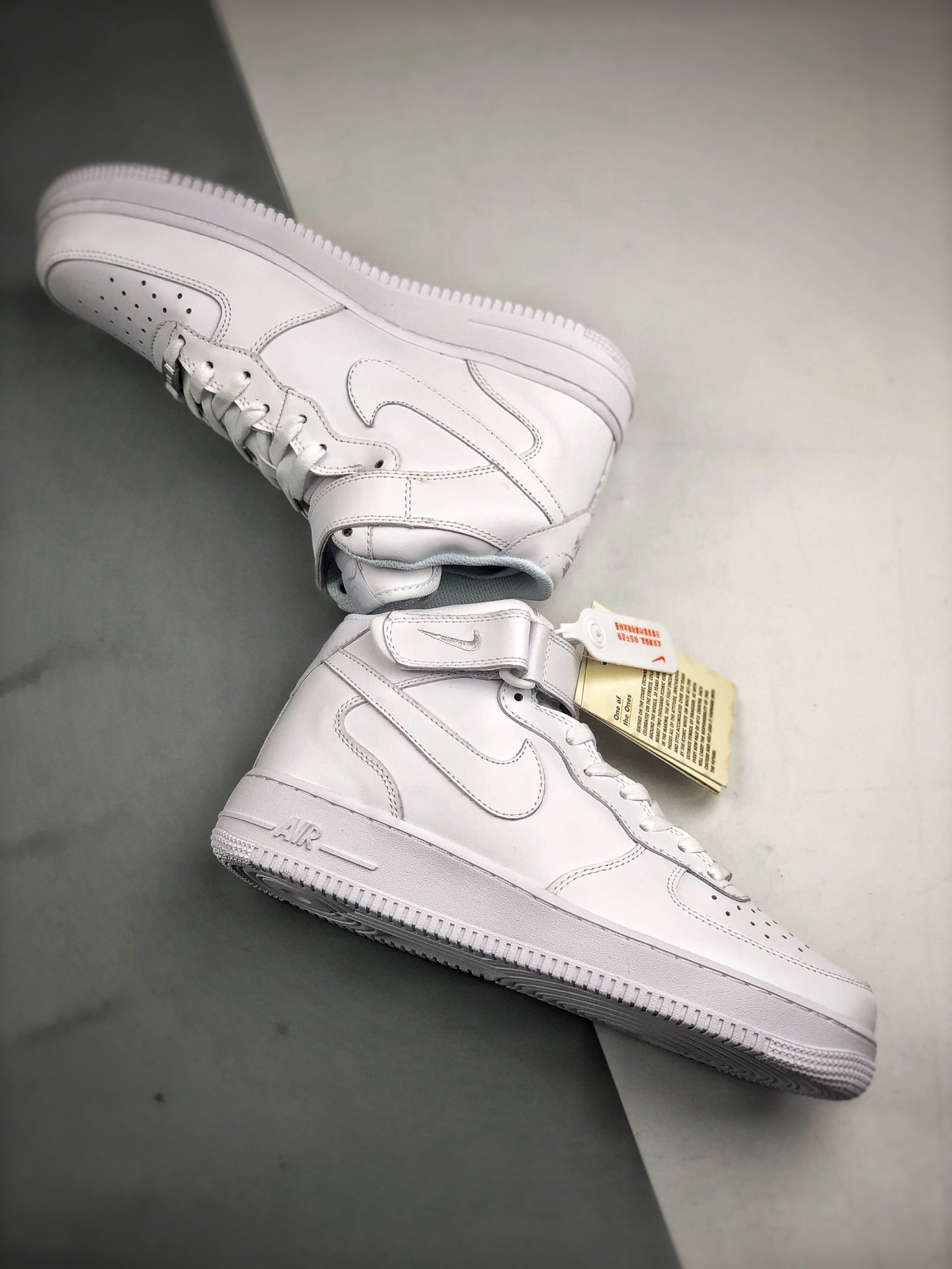 180 Air Force 1 MID 空军中邦纯白