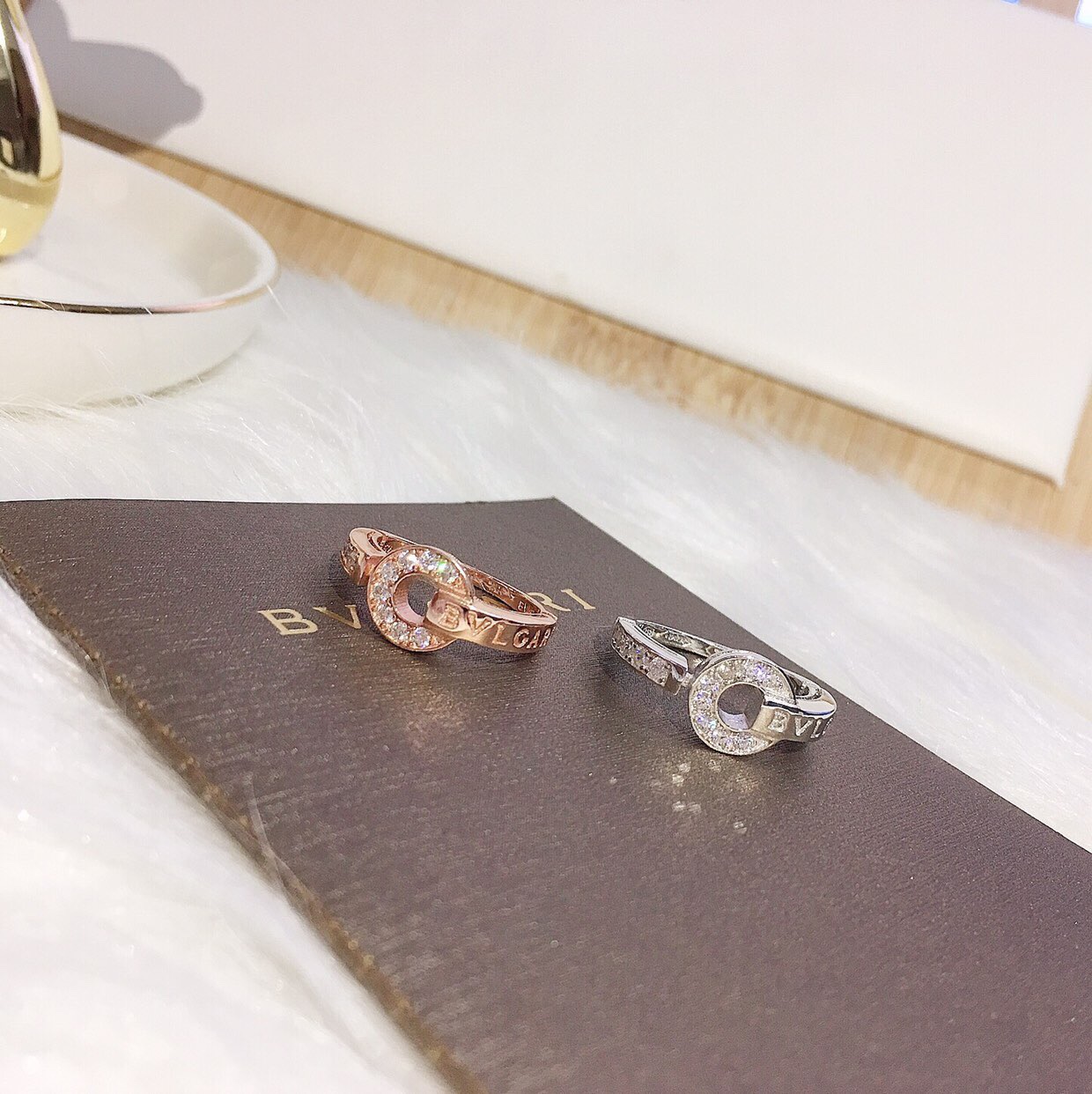 BVLGARI ブルガリ ワイドリング ダブルリングスパイラル スタッズパヴェダイヤモンド 925シルバー厚金メッキ 輸入セラミック-最高品質