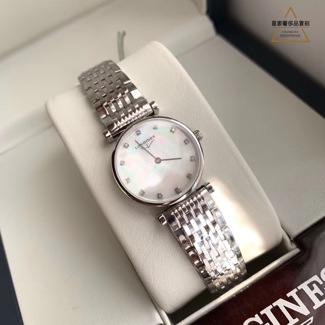Longines 浪琴嘉岚系列女表体现了以飞翼沙漏标志而闻名于世的浪琴品牌最古老的制造美学