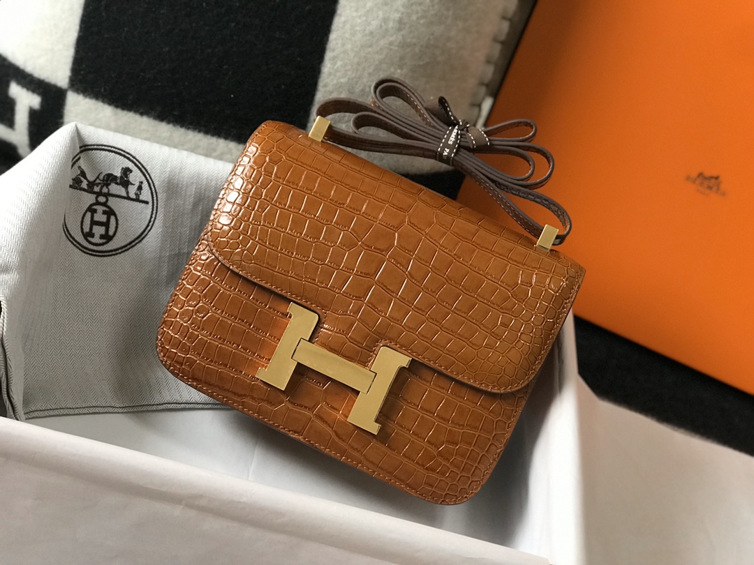 Hermès Constance 18 Alligator Leather Crossbody Bag - Caramel 3 i1577515936 4221 1