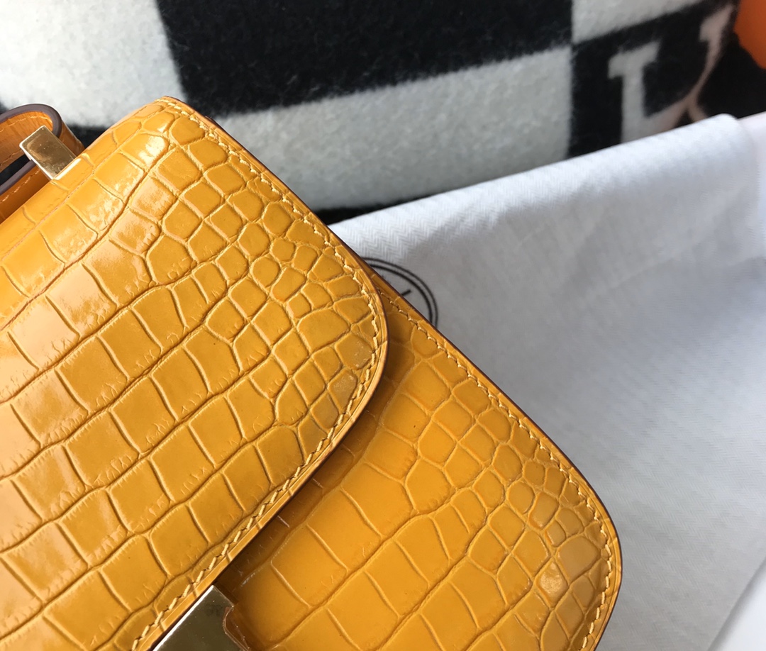 Hermès Constance 18 Crocodile Amber Shoulder Bag with Gold Hardware 7 i1577524292 8035 5