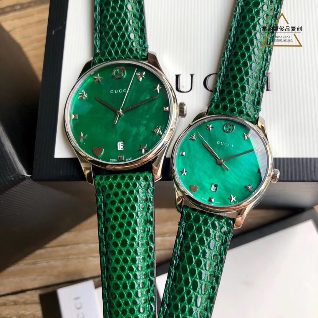Gucci 古驰小蜜蜂石英女表，搭配interlocking G表冠