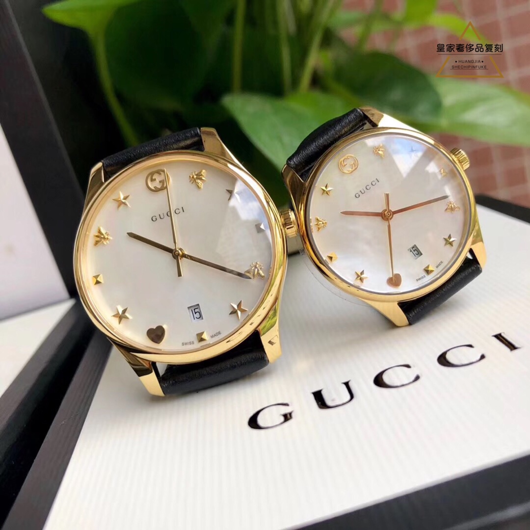 Gucci 古驰小蜜蜂石英女表，搭配interlocking G表冠