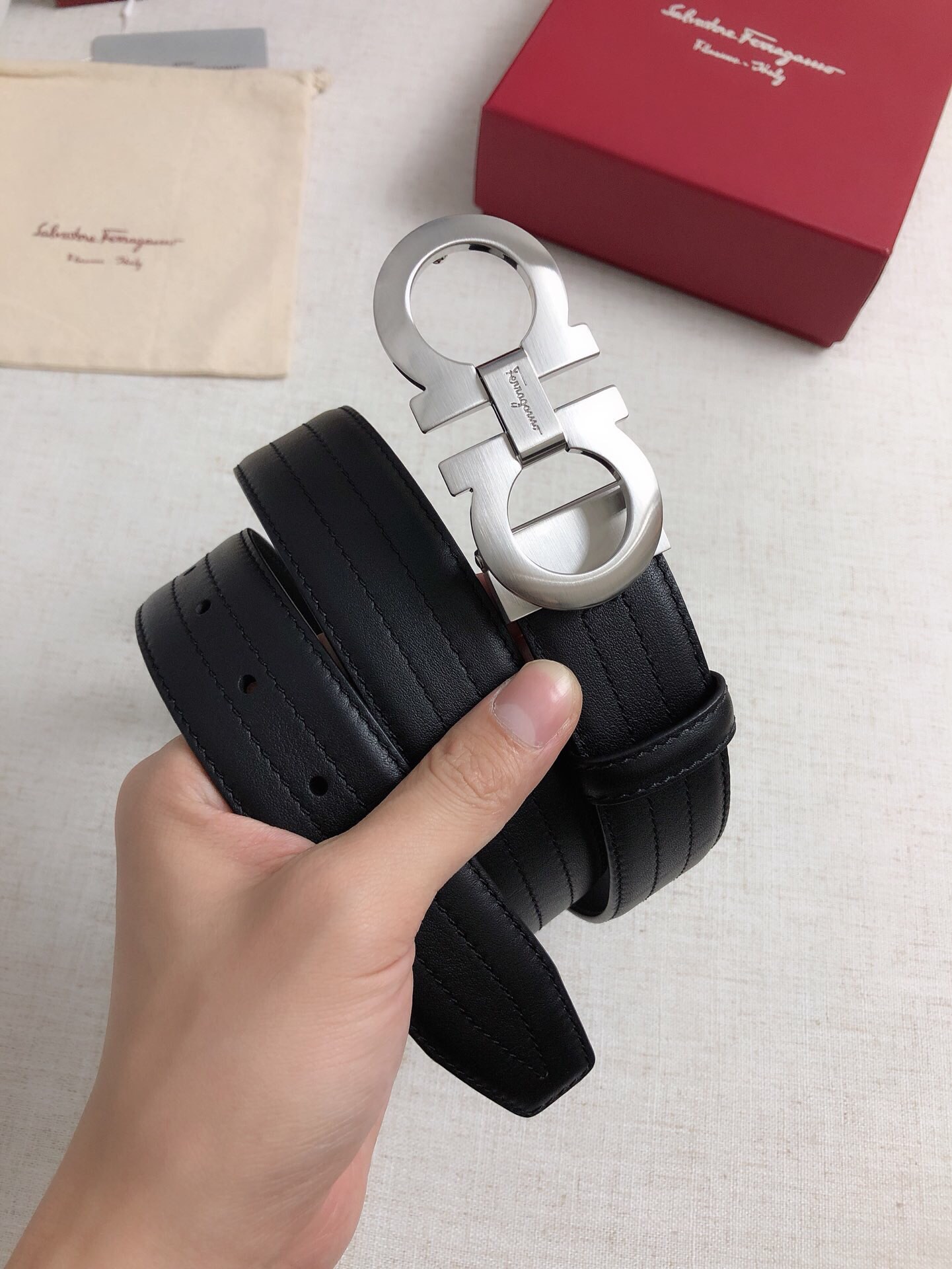 [Ferragamo Belts]Ferragamo width 35mm Original tire calfskin The leather is ve