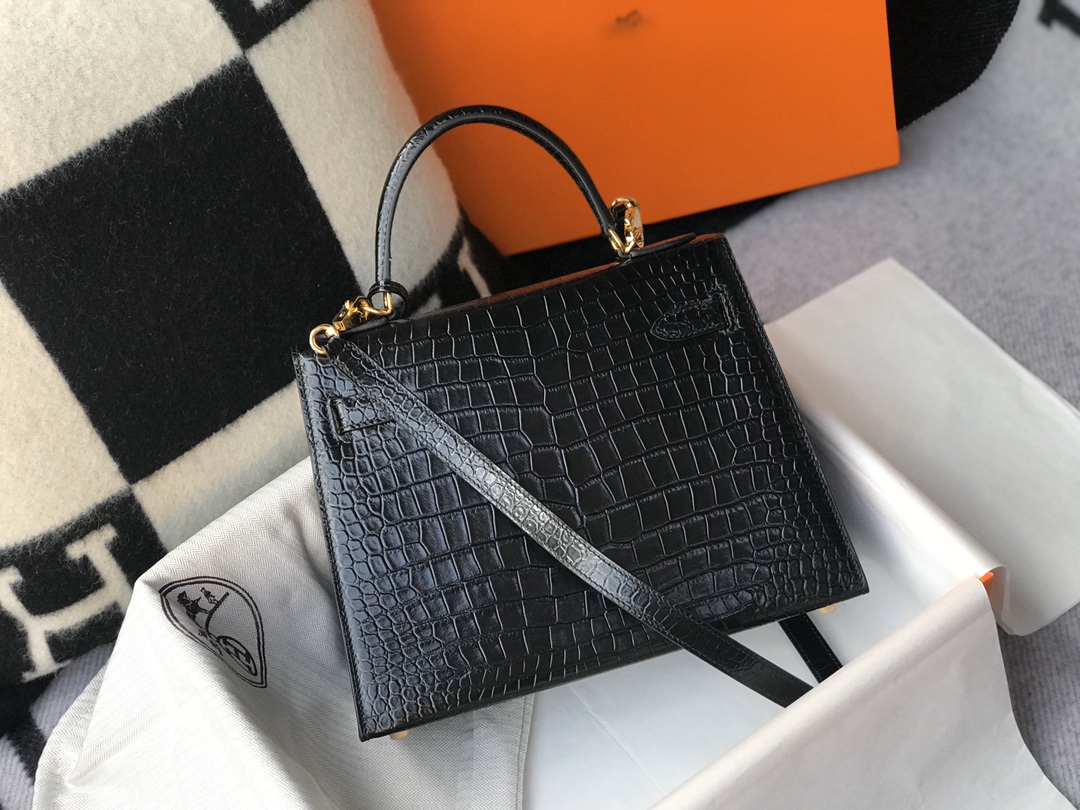 Hermes Kelly 28cm Black Alligator Leather Gold Hardware Satchel Handbag 5 i1577951423 2176 3