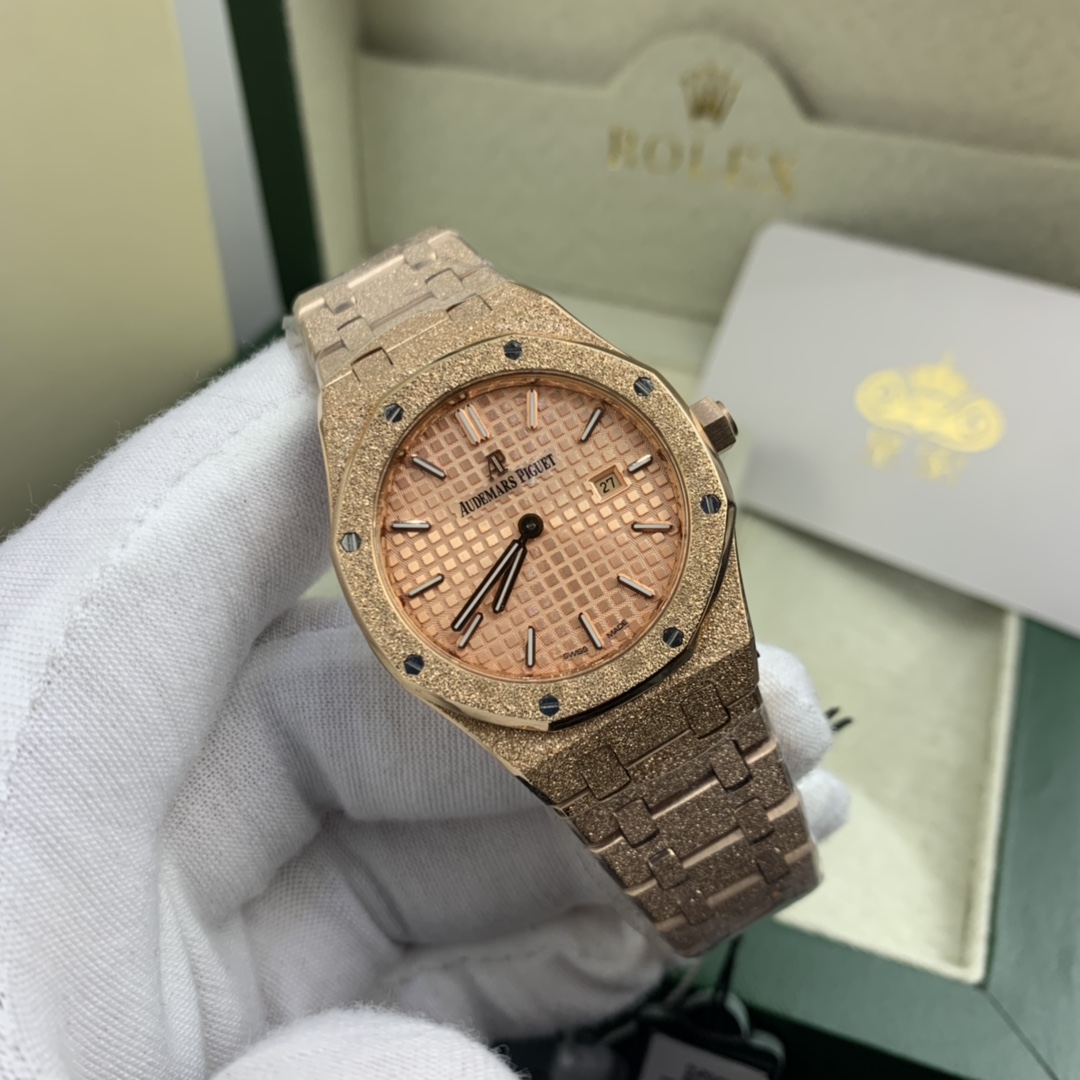 Audemars Piguet 皇家 爱彼皇家橡树霜金女款腕表