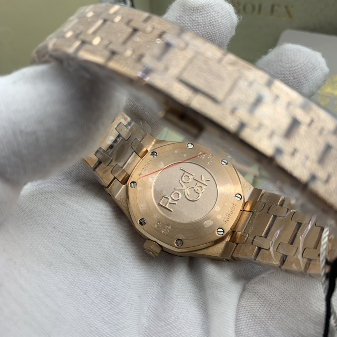 Audemars Piguet 皇家 爱彼皇家橡树霜金女款腕表