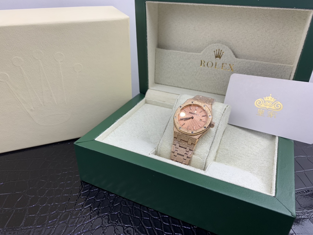 Audemars Piguet 皇家 爱彼皇家橡树霜金女款腕表