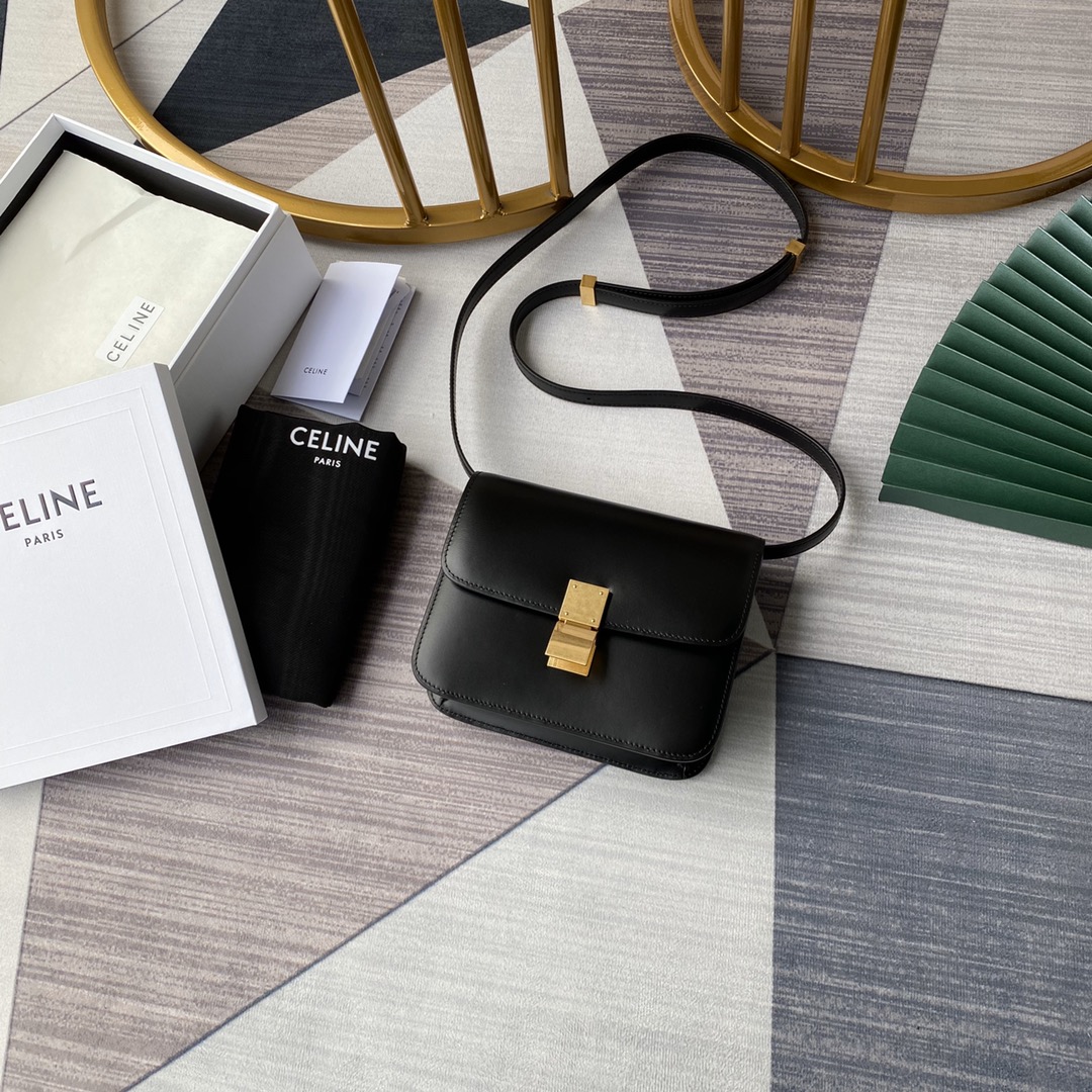 NO:198282,Genuine grade Latest specification Celine method New size is finally going to ship!  !  !  Box that is popular half of the earth does not need to introduce its advantages [Rose] The latest 18cm can be said to be very suitable for modern needs, just mobile plus is easy to install, and there is still other space - it looks smaller than 24cm but more practical than 17cm - Code 11043 Tofu medium cowhide hand rub pattern / size 18x15x6, Celine, celine, celine, cowhide19860909正品级 最新规格 Celine 做法新尺寸终于要出货啦！！！火遍半个地球的Box 不用多介绍他的优点了[玫瑰]最新18cm 可以说非常适合现代的需求了、就是手机plus轻松装 还有其余空间-比24cm显得小巧却又比17cm更加实用- 编码11043 豆腐中号 牛皮手搓纹/尺寸18x15x6,赛琳celine,celine,celine,cowhide,Bag