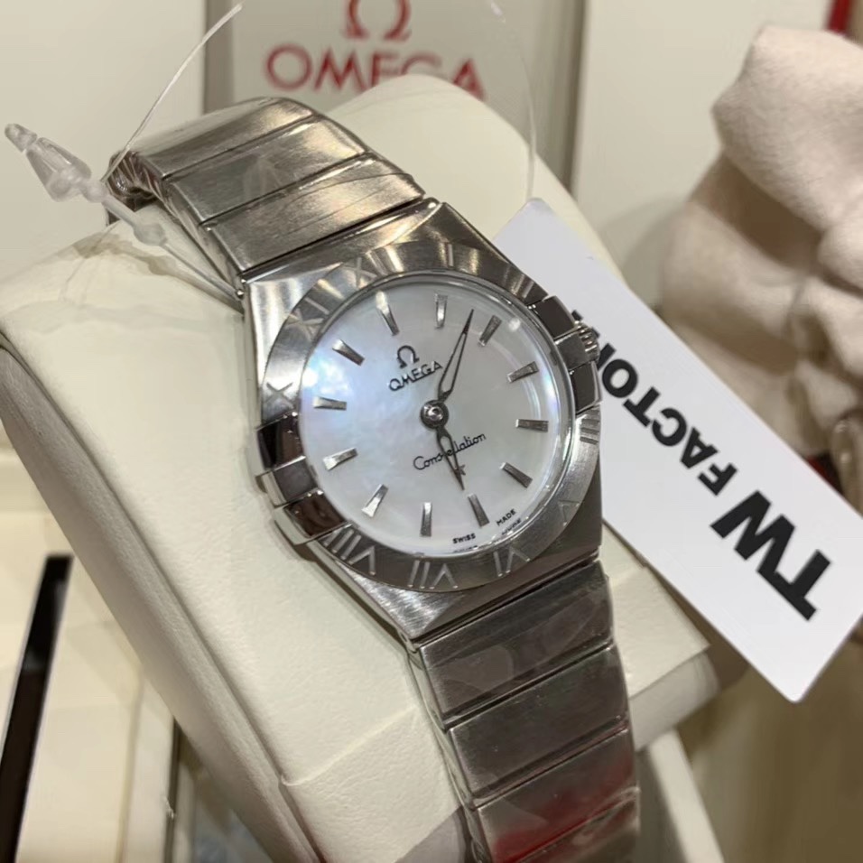Omega 最美欧米茄星座贝壳面镶钻女表