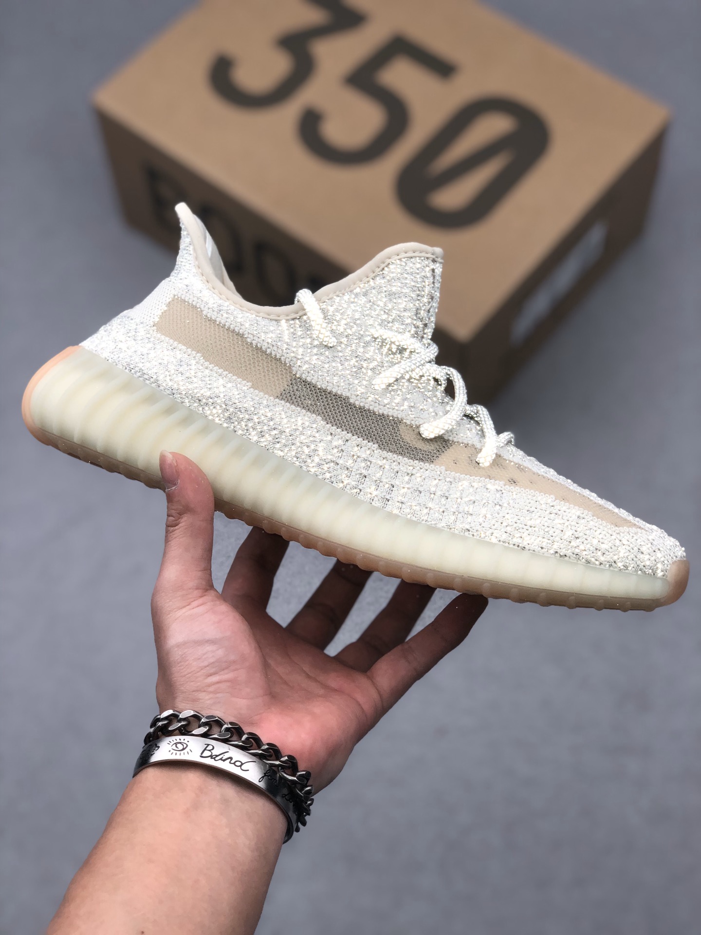 💰真标150公司180纯原260椰子350满天星耐克空军一号aj1阿迪达斯三叶草贝壳头dunk古驰脏脏鞋LV麦昆匡威1970s万斯vans新百伦斐乐巴黎世家aj312德训彪马亚瑟士aj4爱步萨洛蒙飞马华夫士添柏岚UGG飞马鬼冢虎 货号:FV3254 可选码数:36 36.5 37 38 38.5 39 40 40.5 41 42 42.5 43 44 44.5 45 46 46.5 47ADIDAS YEZZY 350V2“ Lundmark”🔺椰子350芝麻满天星美限2.0耐克 阿迪达斯 三叶草 椰子350 v2 sb dunk 古驰脏脏鞋 麦昆 匡威1970s 万斯 vans 范斯 新百伦 乔丹 air jordan 亚瑟士 斯凯奇 斐乐 彪马 锐步 mlb fila 鬼冢虎 莆田鞋 板鞋 樱花粉 af1 高帮 纯白 复古 满天星 解构 鞋盾 小麦色 蓝粉 马卡龙 低帮 独角兽 鸳鸯 联名 童鞋 冰淇淋 骨白冰蓝 白蓝 黑色 小白鞋 电玩像素 黑白 涂鸦 镭射 雾霾 白色 diy 1970s 夜光 大童 泼墨 中帮 黑武士 洛克公园 魔术贴 情侣 经典 四钩 奶咖色 刮刮乐 白丝绸 白银 3m 反光 白绿夜光 白橙双钩 小雏菊 权志龙 白绿橙 off white 飞线 金钩 冰块 小银钩 笑脸 缝线 剪纸 纯黑 蓝丝绸 情人节限定 白金 蓝白 354 黑曜石 熊猫 像素 冰蓝 四小勾 水晶底 寿桃 洞洞鞋 彩虹像素 灰色 air force 1 黑色 拖鞋 aj4 aj35 aj11 篮球鞋 莆田 aj3 aj6 aj13 aj7 童鞋 儿童鞋 aj312 aj36 黑白奥利奥 传奇蓝 aj32 限量版 飞人拖鞋 康扣 熊猫 北卡蓝 low 白水泥 藤原浩 aj34郭艾伦 影子灰 蒂芙尼绿 aj10 倒钩 aj9 冰雪奇缘 黑曜石 aj31 aj270 球鞋 大魔王 冰激凌 樱木花道 热熔岩 迪奥联名 胭脂红 凉鞋 aj15 满天星 水泥灰 芝加哥 鸳鸯 aj28 情侣 aj28 樱花粉 电玩像素 北卡蓝 小迪奥 粉色 樱花粉 电玩像素 烟灰 变色龙 兵马俑 大巴黎 aj16 兔八哥 马卡龙 大学蓝 aj30 黑水泥 白蛇 叶绿素 火影 白水泥 情人节限定 粉蛇 黑红 球鞋gtcut kobe球鞋 zoom kobe 500黑武士 2022r nike星空 gt球鞋 zoom跑鞋 纽巴伦990 nikecourt女鞋 zoom aj1 nb827 斐乐hike nike青花瓷 aj镭射 科6 next跑鞋 宇航员2.0 小白鞋 男鞋 运动鞋 斯凯奇 斐乐 板鞋 aj 彪马 新百伦 亚瑟士 new balance adidas 阿迪达斯 篮球鞋 空军一号 纯白 跑步鞋 vision street wear puma 女运动休闲鞋 nb 情侣鞋 球鞋 dunk 美津浓 欧文7 运动鞋女款跑步鞋 休闲男鞋 aj1 拖鞋 童鞋 男款 飞马 zoom 超级飞马 跑鞋 老爹鞋 air max 儿童鞋子 男士 飞马38 m2k 日落 黑白熊猫 女款 飞马39 男款 阿甘鞋 飞马37 夏季 dunk sb 华夫鞋 凉鞋 开拓者 夏款 毛毛虫 气垫 air zoom 休闲鞋 高帮 帆布鞋 sacai 2022 vapormax 赤足 飞马36 af1 紫葡萄 树莓紫 winflo8 court女鞋 网鞋 zoom 破二 dc0774 拖鞋 superfly 子弹头 dunk黑白熊猫 blazer max270 欧文7 小童鞋 阿尔法 欧文8 登月 星空 莆田 黑武士 airmax97 贝壳头 三叶草 boost forum 椰子鞋 yeezy neo 暗夜精灵 金标 椰子 350 v2 清风 阿尔法 涉水鞋 ub21 ub22 forum84 ub nmd 爆米花 pro2 cut supernova x9000 椰子500 小椰子 forum low 史密斯 椰子700 樱花系列女鞋 新百伦530 327 574 5740 满天星 992 550 990 303 nb2002ra 302 元祖灰 993 990v5 nb300 ms327 580 999 nb327新百伦 新百伦878 nb300 5740 m5740nb5740 997 608 452 nbms327 992元祖灰 996 880 低帮 倒钩 aj1 low 北卡蓝 黑曜石 倒钩藤原浩鞋 芝加哥 禁穿 小迪奥aj1 aj1大学蓝 樱花粉 烟灰 闪电倒钩 mid 影子灰 白丝绸 黑红脚趾 黑红 马卡龙 小dior 蒂芙尼绿 黑脚趾 小摩卡 蜘蛛侠 兔八哥 莆田纯原 纯白 中帮 黑粉脚趾 鸳鸯 low摩卡棕 扣碎 倒钩低帮 小闪电 凯尔特人 芝加哥ow联名 灰白 红豆奶茶 叛逆 换底 扣碎篮板 摩卡棕 迪奥联名鞋 皇家蓝 低帮女鞋倒钩白棕 泡泡糖 黑粉脚趾 北卡蓝低帮 黑绿脚趾 影子灰 蒂芙尼绿 黑脚趾 浆果粉 扣碎篮板 鸳鸯 冰淇淋 白丝绸 激光蓝 offwhite联名 黑粉脚趾 蓝 水洗丹宁 情人节 午夜蓝 凯尔特人 泡泡糖 拖鞋 小众鞋 篮球鞋 凉鞋 运动鞋 跑步鞋 童鞋 板鞋 日落 足球鞋 小白鞋 跑鞋 老爹鞋 zoom 超级飞马 36 37 38 dunk 鞋子 新款 m2k air max 薄款 赤足5.0 星空 登月 回到未来超轻 网鞋 气垫鞋 阿甘鞋 休闲鞋 47 blazer 高帮 樱花粉 情侣 子弹头 华夫鞋 欧文7 lebron18 joyride fly3 max270 杜兰特5 毛毛虫 黑武士 限量版 忍者 马拉松 winflo7 kyrie7 ep 莆田鞋 板鞋 樱花粉 af1 满天星 解构 鞋盾 小麦色 蓝粉 马卡龙 低帮 独角兽 鸳鸯 联名 童鞋 冰淇淋 骨白冰蓝 白蓝 黑色 小白鞋 电玩像素 黑白 涂鸦 镭射 雾霾 白色 diy 夜光 大童 泼墨 中帮 黑武士 洛克公园 魔术贴 情侣 经典 四钩 奶咖色 刮刮乐 白丝绸 白银 3m 反光 白绿夜光 白橙双钩 小雏菊 权志龙 白绿橙 off white 飞线 金钩 冰块 小银钩 笑脸 缝线 剪纸 纯黑 蓝丝绸 情人节限定 白金 蓝白 354 黑曜石 熊猫 像素 冰蓝 四小勾 水晶底 寿桃 洞洞鞋 彩虹像素 灰色 air force 1 黑色 拖鞋 aj4 aj35 aj11 篮球鞋 莆田 aj3 aj6 aj13 aj7 童鞋 儿童鞋 aj312 aj36 黑白奥利奥 传奇蓝 aj32 限量版 飞人拖鞋 康扣 熊猫 北卡蓝 low 白水泥 藤原浩 aj34郭艾伦 影子灰 蒂芙尼绿 aj10 倒钩 aj9 冰雪奇缘 黑曜石 aj31 aj270 球鞋 大魔王 冰激凌 樱木
