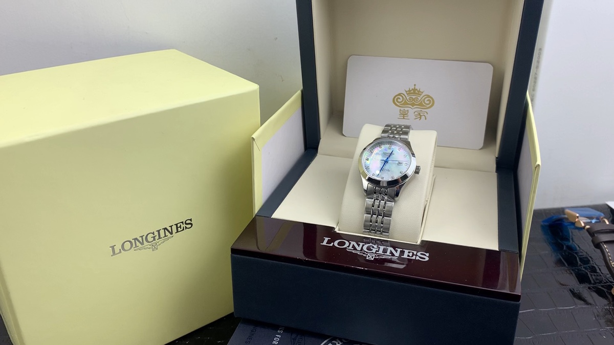 Longines 皇家 浪琴小尺寸贝壳面女表视频欣赏