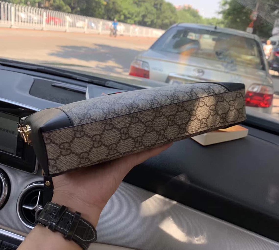 顶级gucci款🇮🇹最🆕爆款💢男士休闲包👜意大利🇮🇹进口顶级牛皮✔️无可挑剔的五金配件.💯名师设计，资深