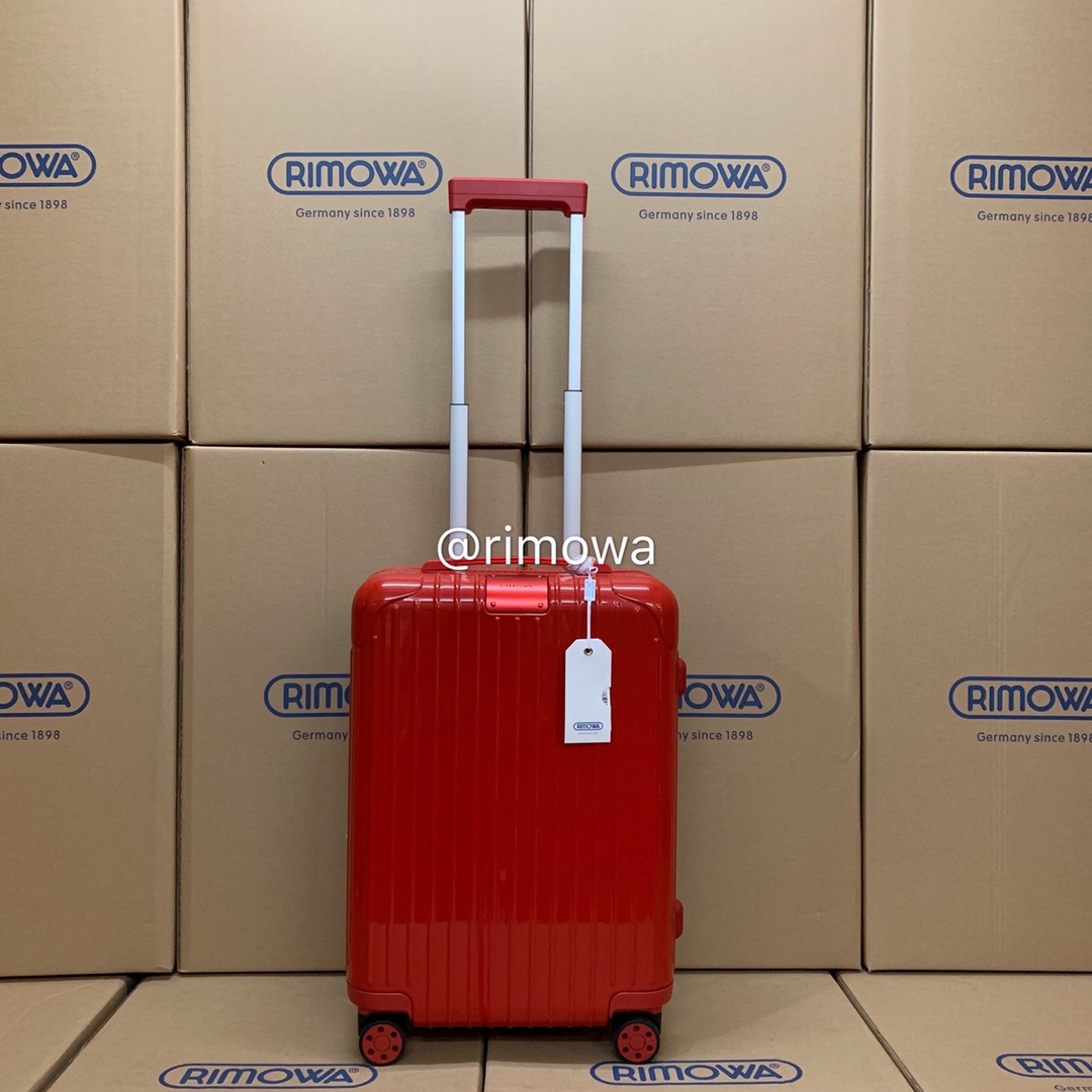 双十一特惠 30寸 490包油 RIMOWA/日默瓦Essential-832系列 原Salsa专柜的爆款。海关锁。对版位的全铝拉杆，万向轮和轮心不转动，防盗防爆拉链，铝合金氧化式新款logo，对版位手把