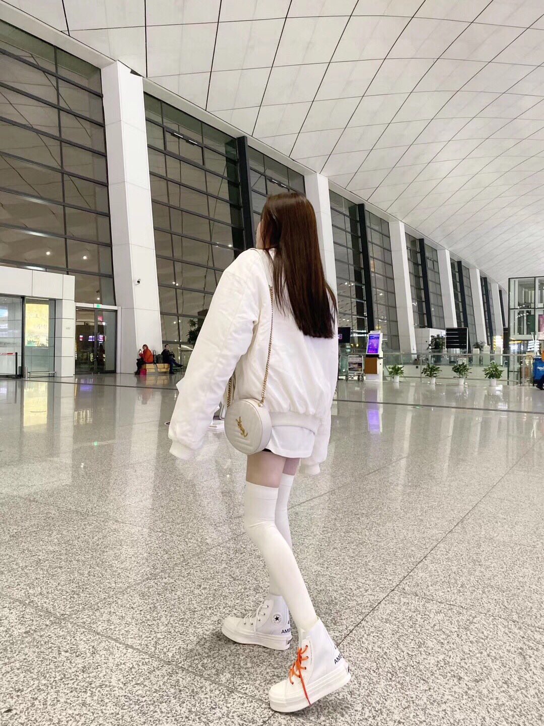 Saint laurent Ysl 最新VINYLE鱼子酱小圆包 610436白色