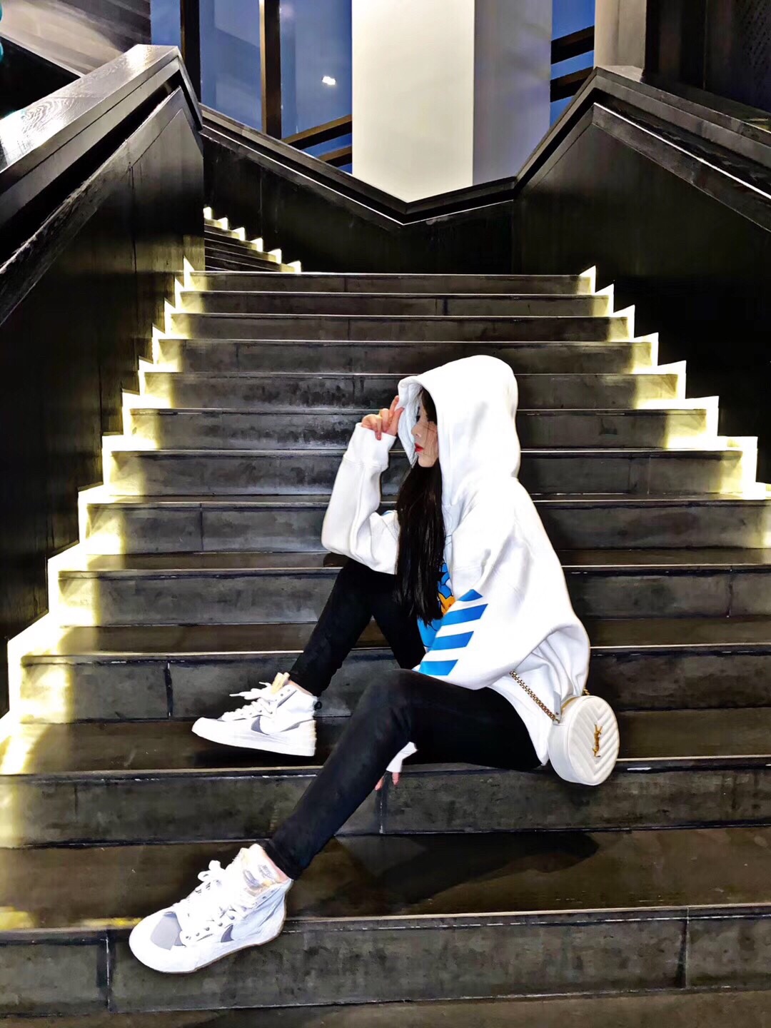 Saint laurent Ysl 最新VINYLE鱼子酱小圆包 610436白色