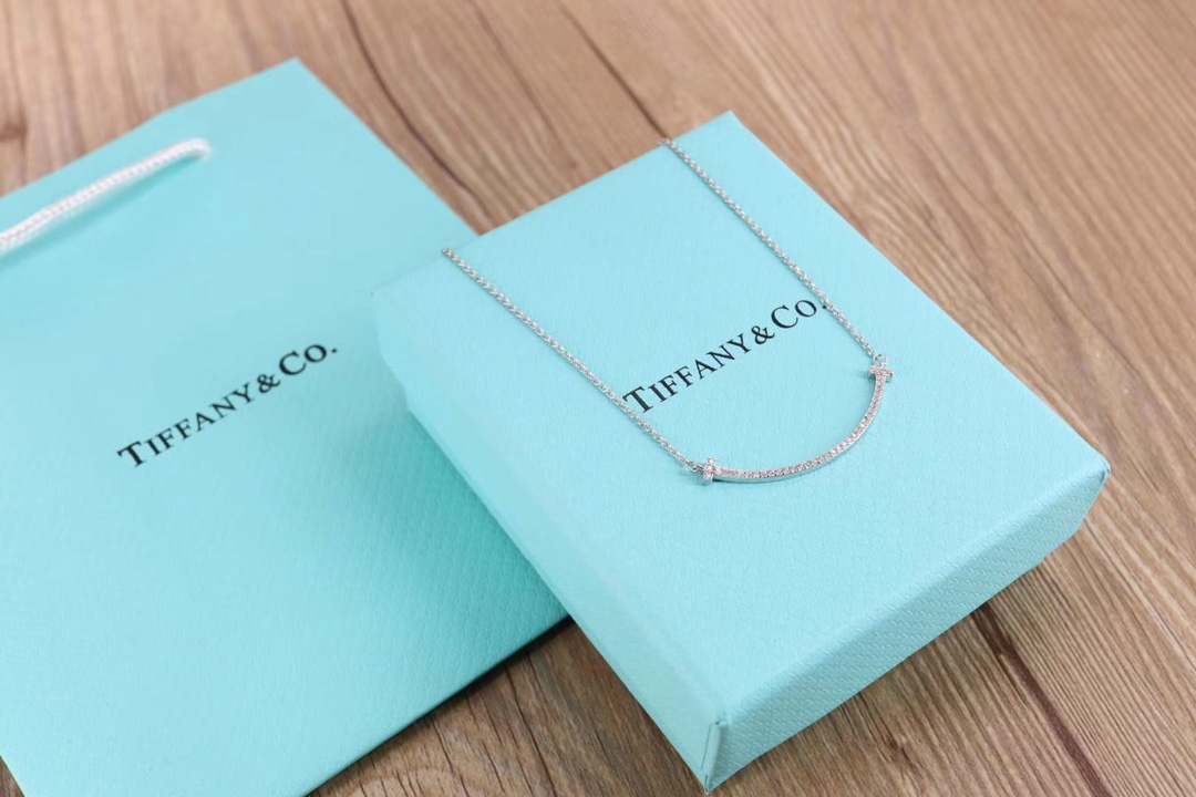 Tiffany & Co. Tiff……纯银微笑无钻、 精工实物