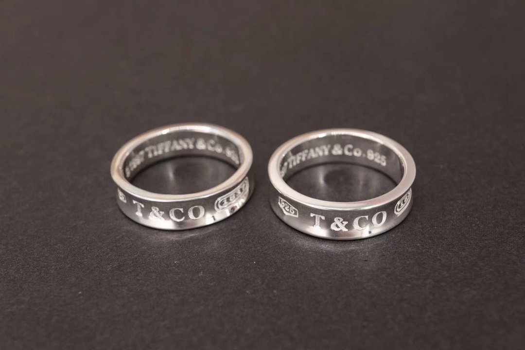 Tiffany & Co. /个 Tiffany&Co. 1837 纯银宽版戒指