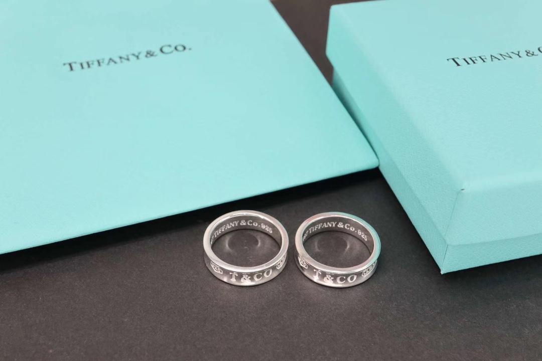 Tiffany & Co. /个 Tiffany&Co. 1837 纯银宽版戒指