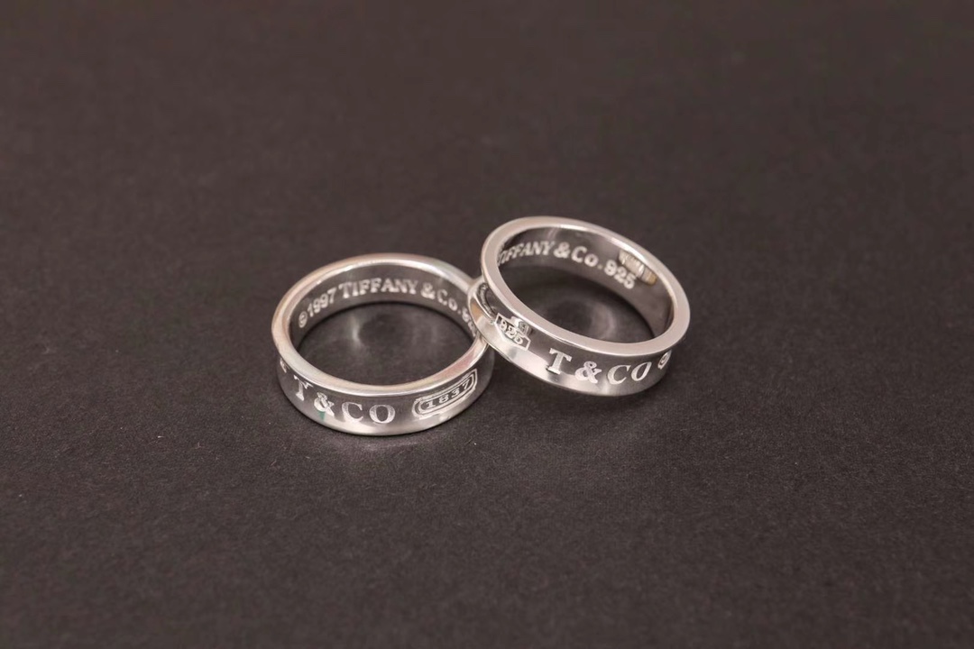 Tiffany & Co. /个 Tiffany&Co. 1837 纯银宽版戒指