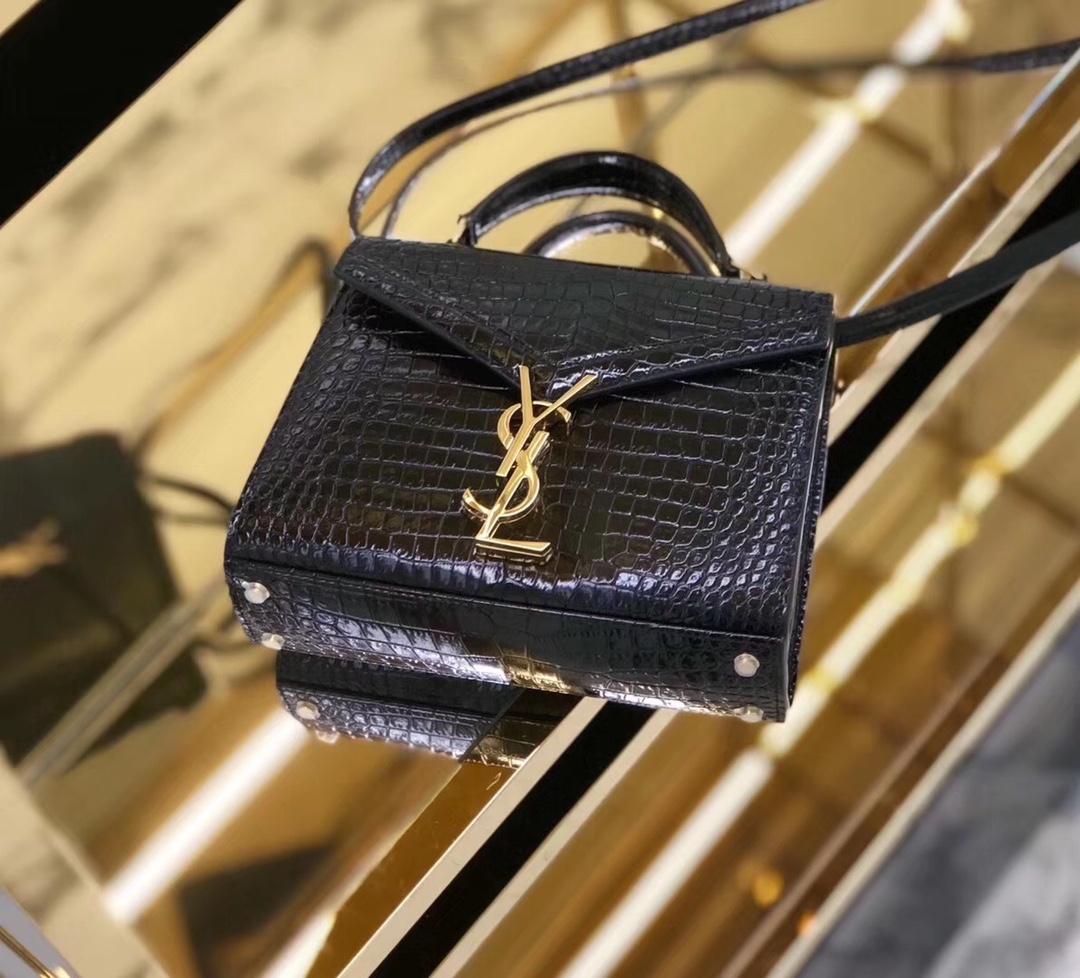 YSL 𝐂𝐚𝐬𝐬𝐚𝐧𝐝𝐫𝐚 Mini 20CM 鳄鱼纹手拎包 602716黑色/金扣