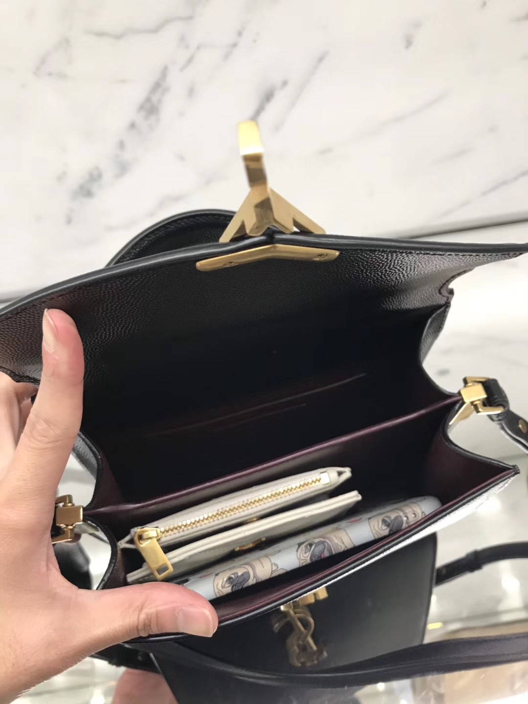 YSL 𝐂𝐚𝐬𝐬𝐚𝐧𝐝𝐫𝐚 Mini 20CM 鱼子酱纹手拎包 602716黑色/金扣